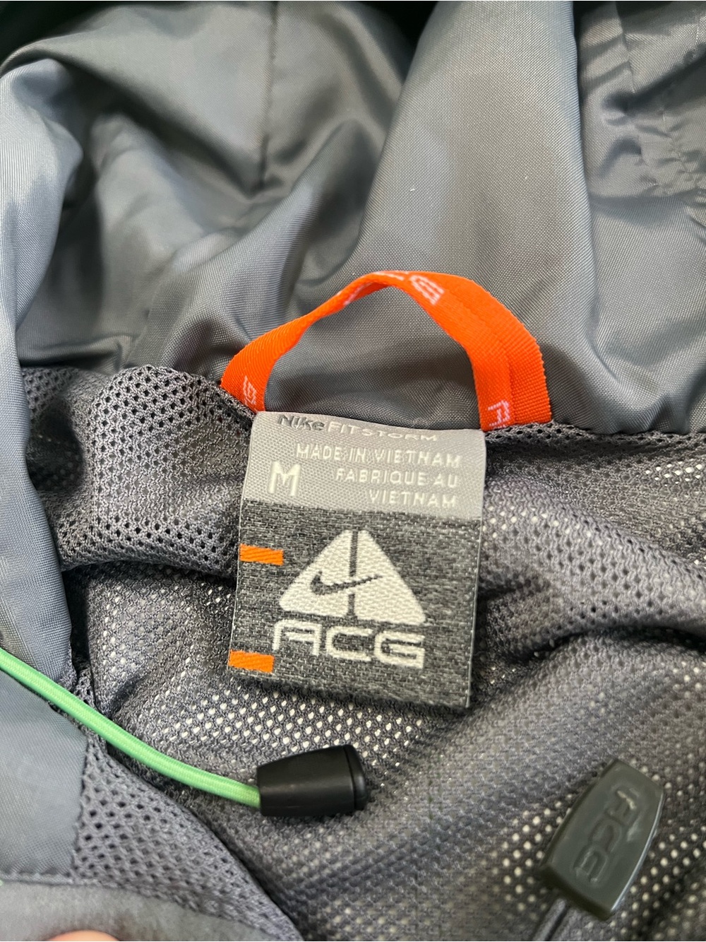 Nike ACG Jacket - Picture 2 of 3